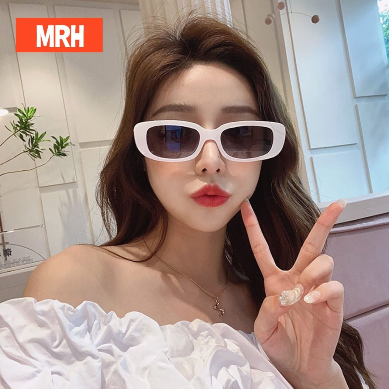 Classic Rectangle Frame Vintage Small Square Sunglasses For Men and Women Stylish UV Protection Eyewear
