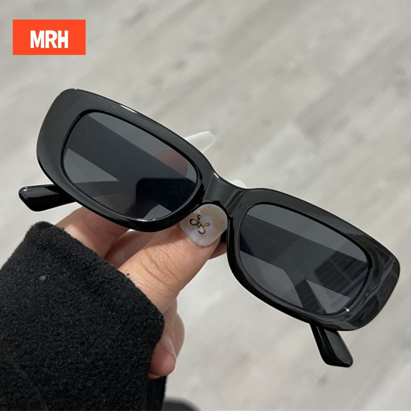 Classic Rectangle Frame Vintage Small Square Sunglasses For Men and Women Stylish UV Protection Eyewear